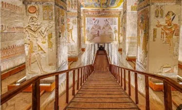 Luxor deluxe tour by bus from Hurghada